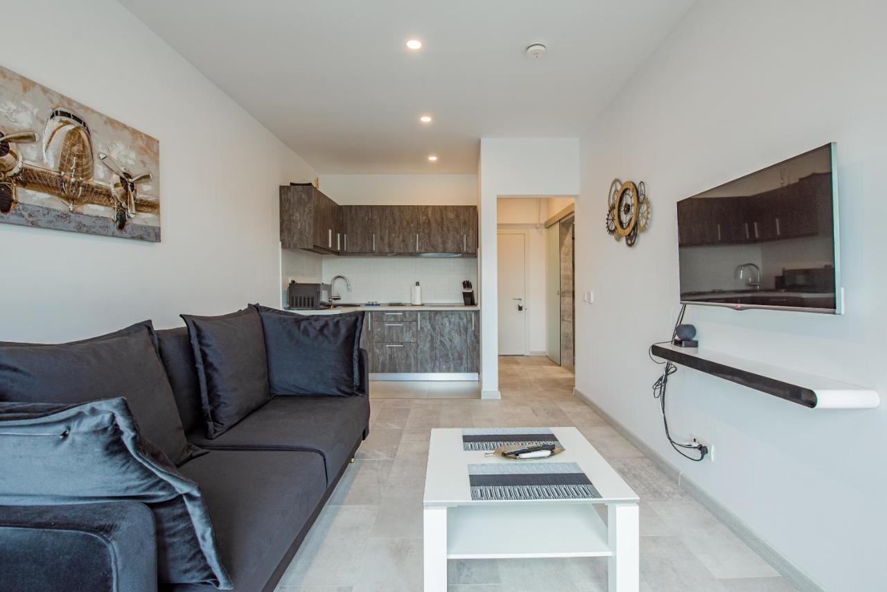 Cozy Penthousestudio Cityview W12 Bukares Bagian luar foto
