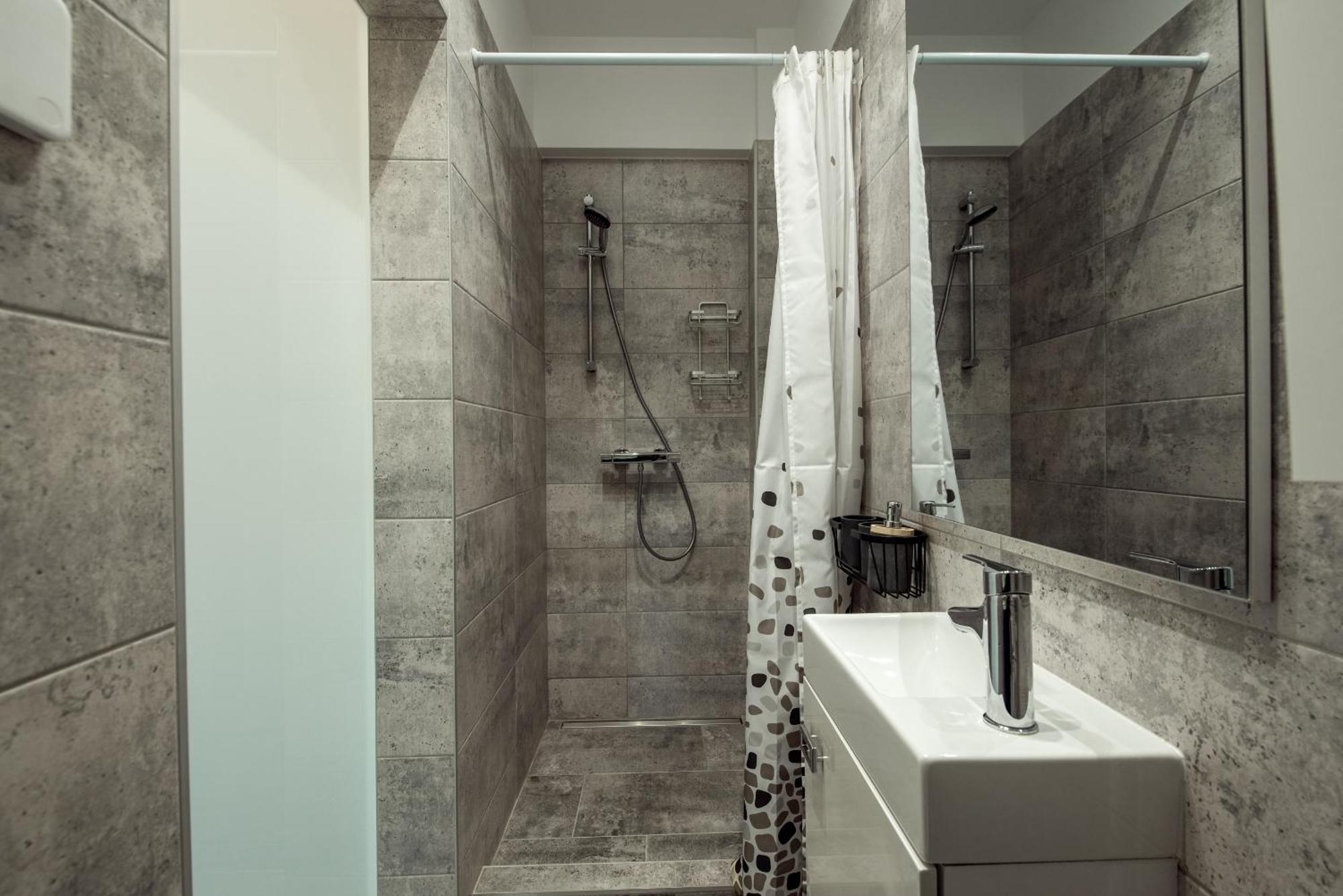 Cozy Penthousestudio Cityview W12 Bukares Bagian luar foto